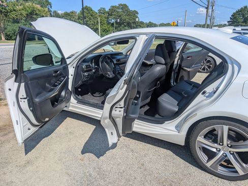 Used 2018 Lexus IS 300 w/ Comfort Package RWD image 12