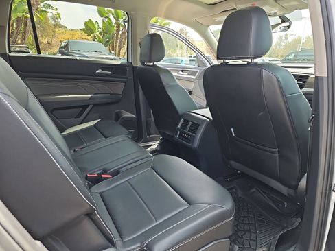 Used 2023 Volkswagen Atlas SE w/ Panoramic Sunroof Package FWD image 14