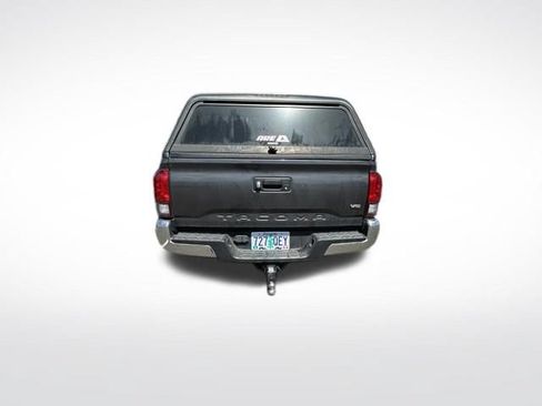 Used 2019 Toyota Tacoma SR5 RWD image 4