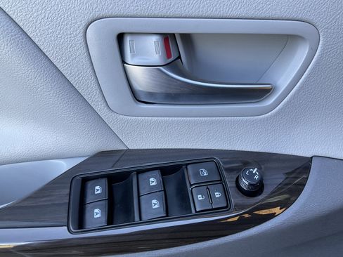 Used 2019 Toyota Sienna XLE w/ XLE Navigation Package AWD/4WD image 28