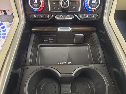 Used 2021 GMC Yukon Denali w/ LPO, Illumination Package AWD/4WD image 29
