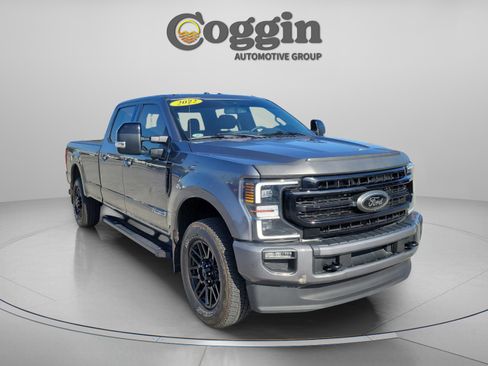 Certified 2022 Ford F350 Lariat w/ Black Appearance Package image 4