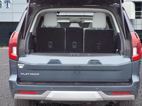 Used 2025 Ford Expedition Platinum w/ Driver's Package AWD/4WD image 6