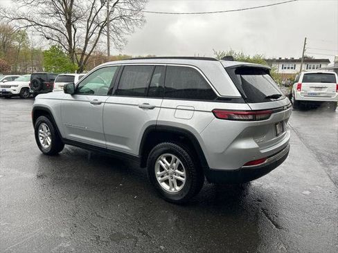 Certified 2024 Jeep Grand Cherokee Laredo w/ Luxury Tech Group I AWD/4WD image 7