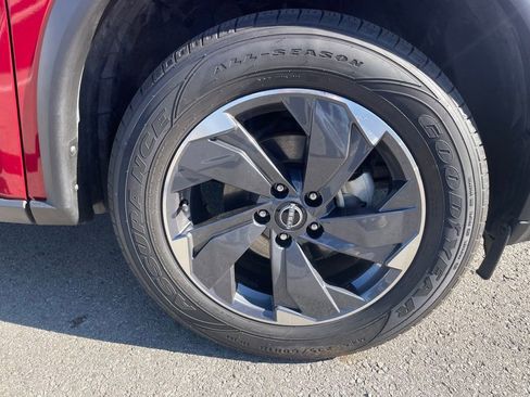 Used 2025 Nissan Rogue SV image 33