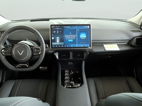 New 2025 VinFast VF 8 Eco AWD/4WD image 5