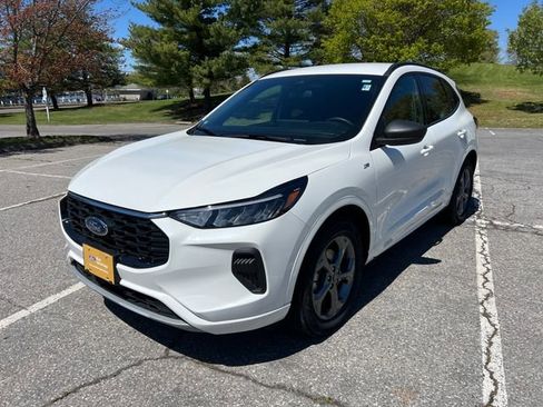 Certified 2023 Ford Escape ST-Line w/ Tech Pack #1 AWD/4WD image 5