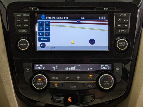 Used 2016 Nissan Rogue SL image 16