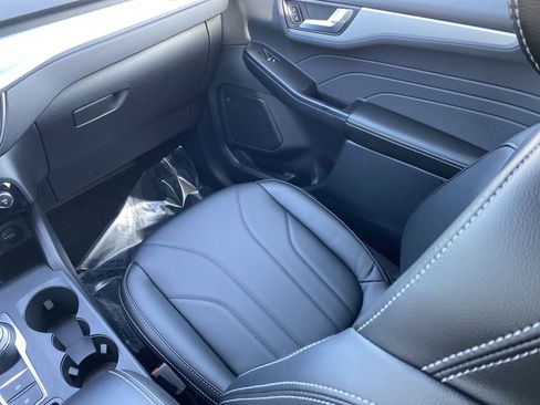 New 2026 Ford Escape SE w/ PHEV Premium Package image 10