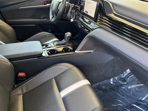 Used 2025 Toyota Camry SE FWD image 16