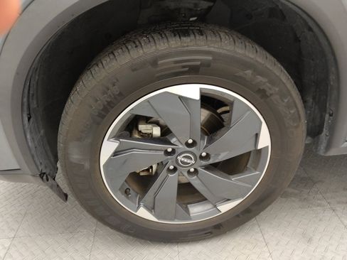 Used 2024 Nissan Rogue SV AWD/4WD image 31