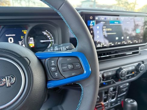 Used 2024 Jeep Wrangler Unlimited Rubicon 4xe w/ Technology Group image 15