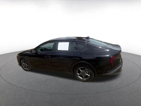 Used 2025 Kia K4 LXS image 10