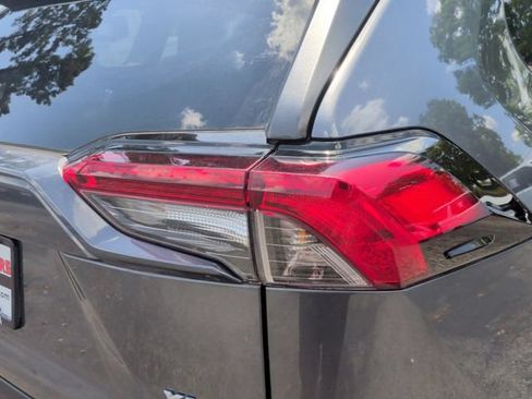 Used 2021 Toyota RAV4 XLE FWD image 12