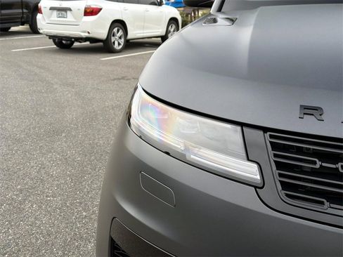 New 2026 Land Rover Range Rover Sport Dynamic SE image 9