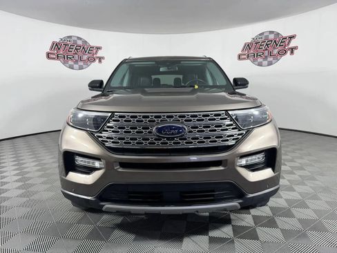 Used 2021 Ford Explorer Limited w/ Equipment Group 301A image 2