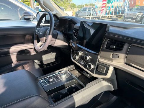 Used 2023 Ford Expedition XLT AWD/4WD image 26