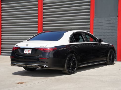 Used 2024 Mercedes-Benz S 580 4MATIC Sedan w/ AMG Line image 10