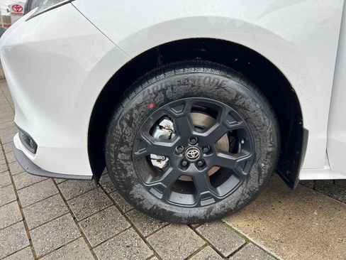 New 2026 Toyota Sienna XLE Woodland Edition image 18