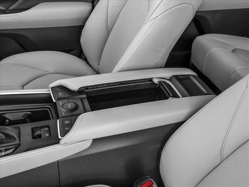 New 2026 Toyota Grand Highlander XLE image 10