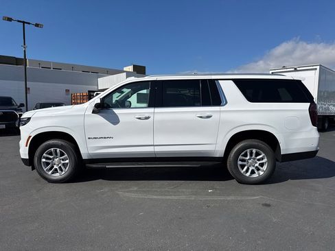 New 2026 Chevrolet Suburban LS image 6