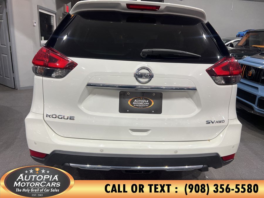 Used 2017 Nissan Rogue SV AWD/4WD image 4