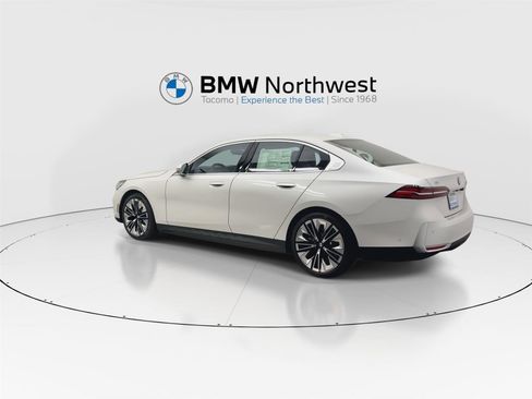 New 2026 BMW i5 eDrive40 image 12