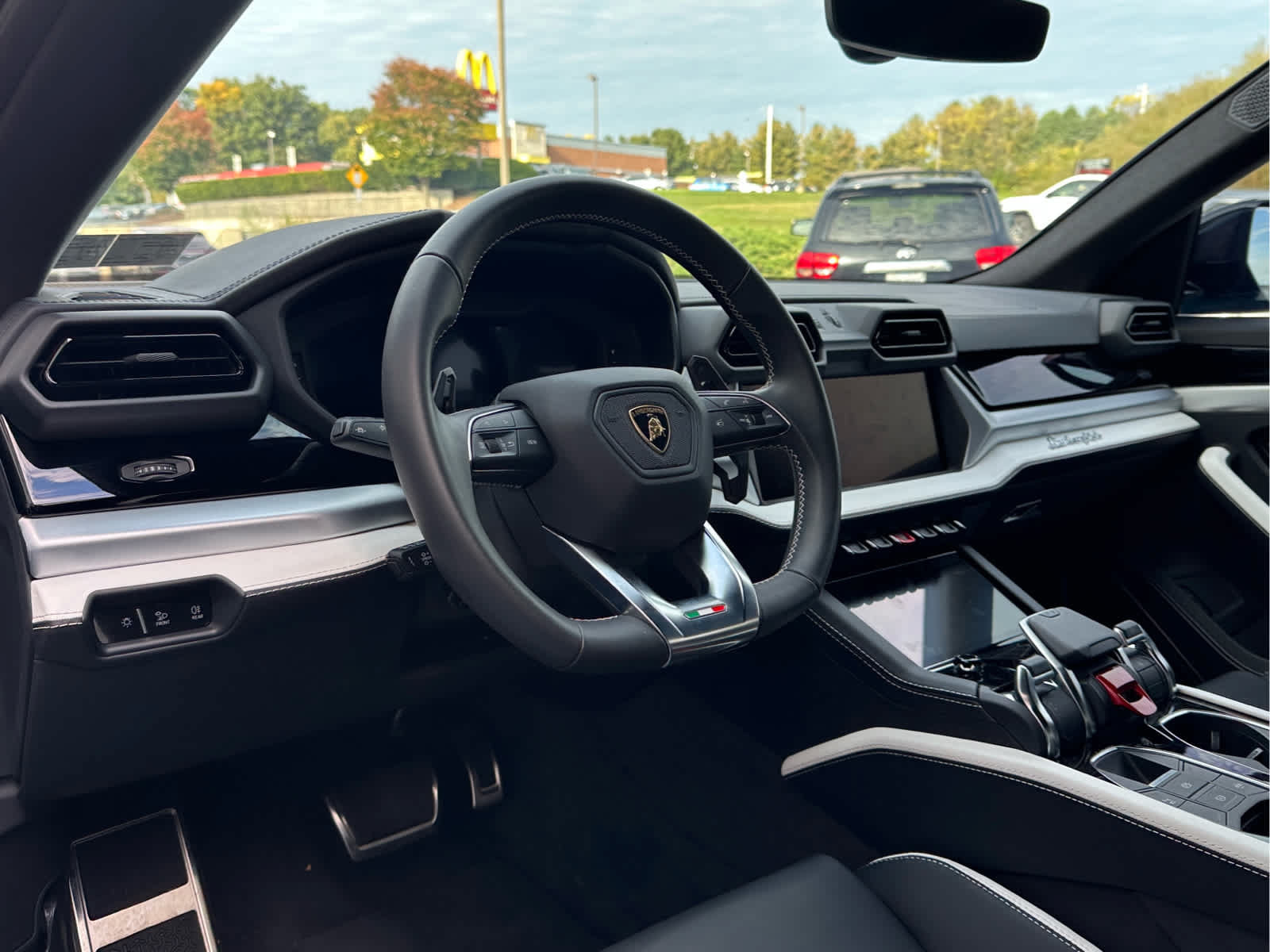 Used 2025 Lamborghini Urus Performante AWD/4WD image 7