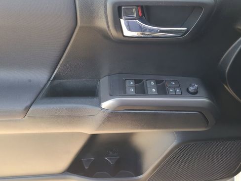 Used 2021 Toyota Tacoma image 12