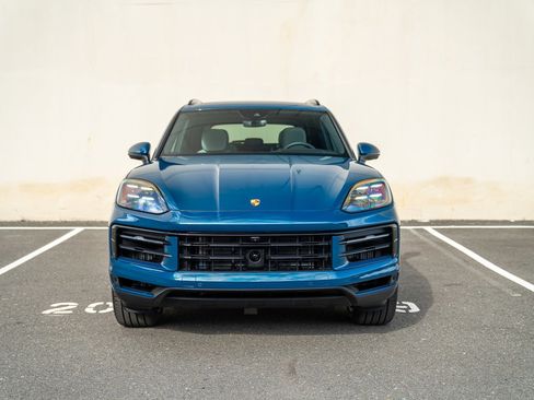Certified 2026 Porsche Cayenne AWD/4WD image 6