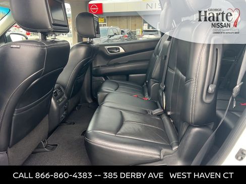 Used 2015 Nissan Pathfinder Platinum w/ Family Entertainment Package image 28