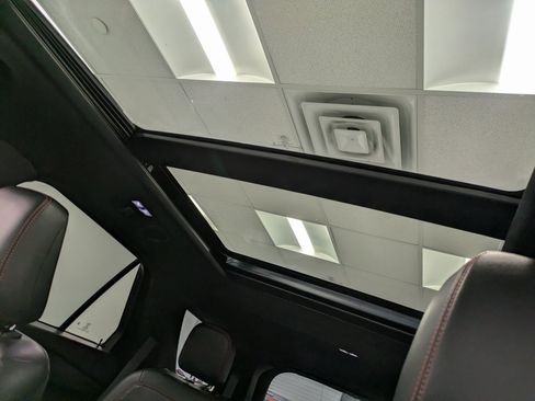 Used 2023 Ford Explorer ST-Line w/ Class IV Trailer Tow Package image 20