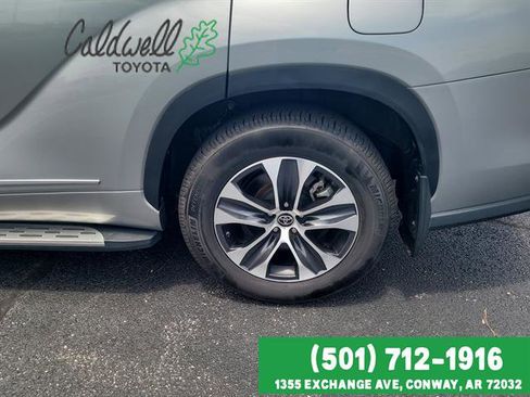 Used 2023 Toyota Highlander XLE FWD image 9