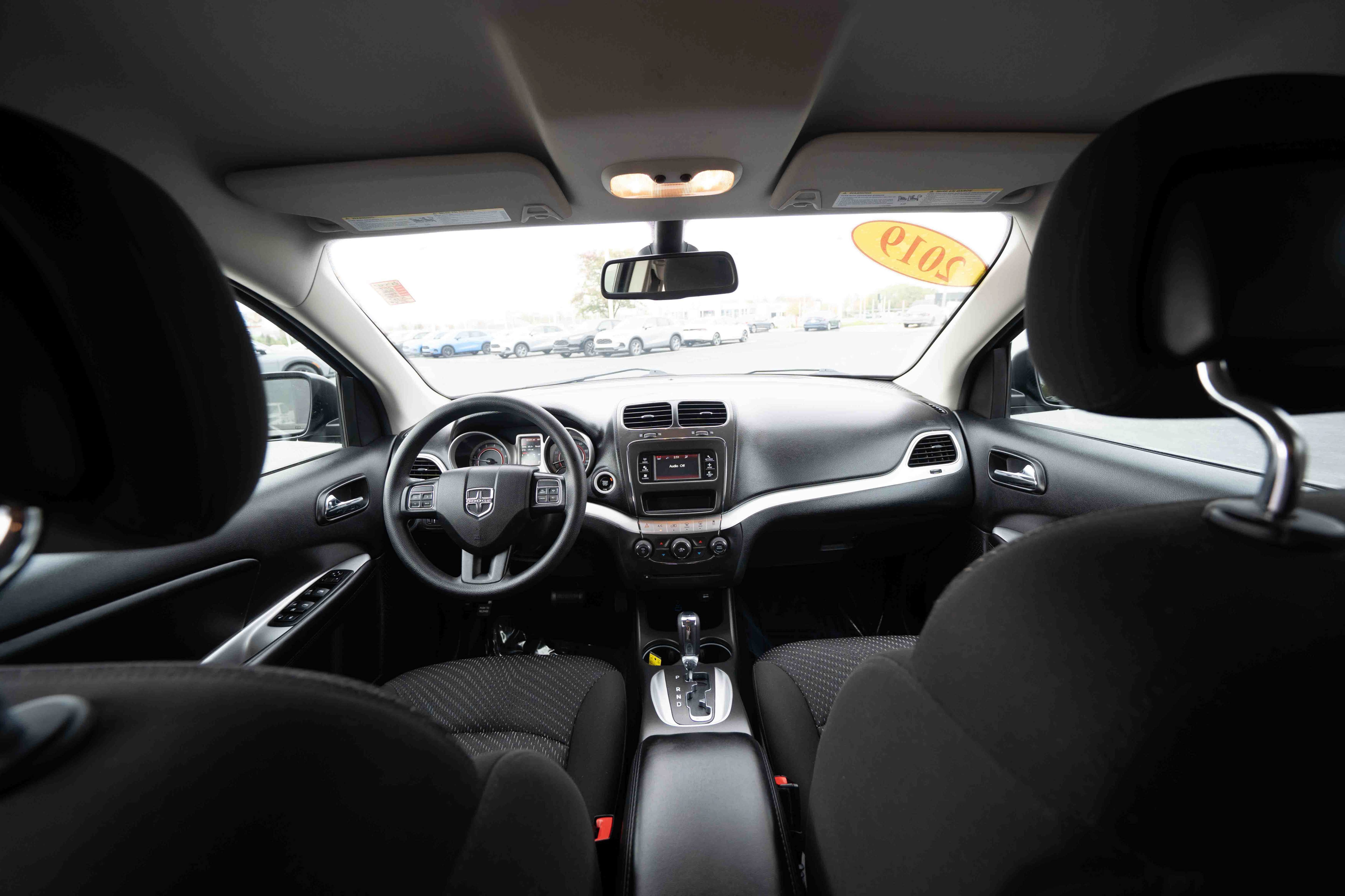 Used 2019 Dodge Journey SE FWD image 18
