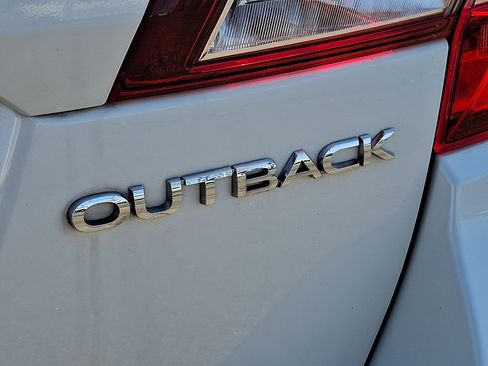Used 2019 Subaru Outback 2.5i Premium AWD/4WD image 31