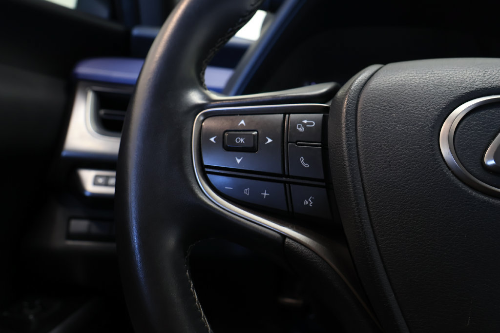 Used 2021 Lexus UX 250h w/ Accessory Package (Z1) AWD/4WD image 25
