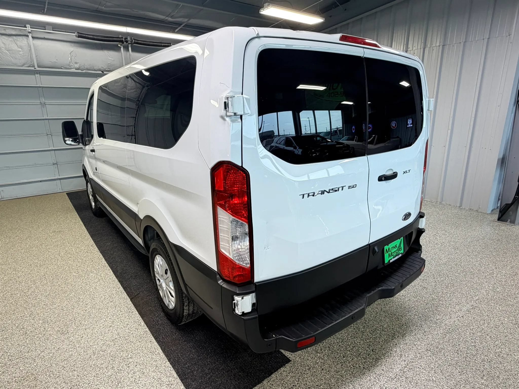Used 2019 Ford Transit 150 XLT RWD image 4