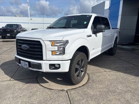 Used 2017 Ford F150 XLT w/ Equipment Group 302A Luxury image 4