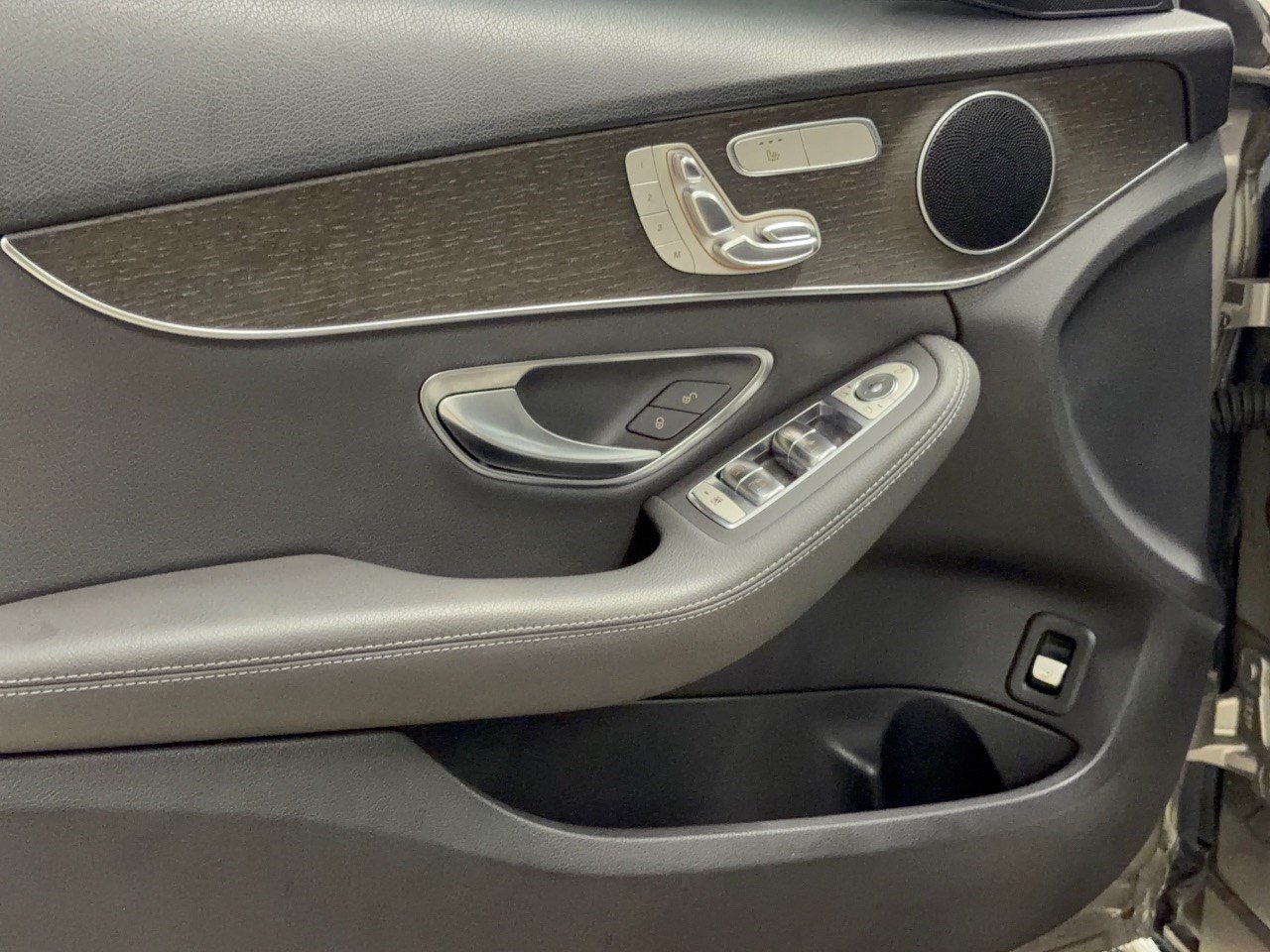 Used 2019 Mercedes-Benz C 300 Sedan image 14