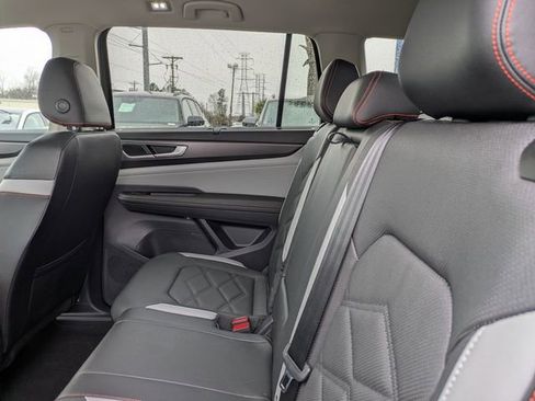 Certified 2025 Volkswagen Atlas Peak Edition SE AWD/4WD image 16