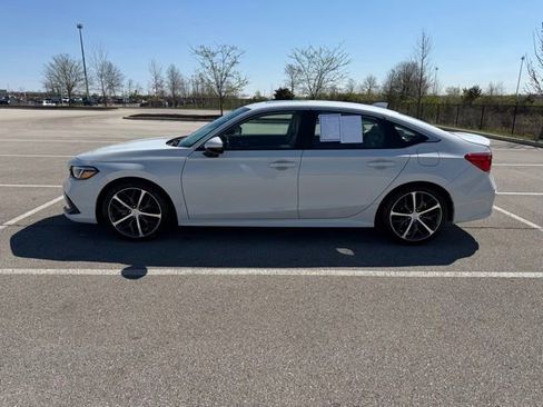 Used 2023 Honda Civic Touring image 5