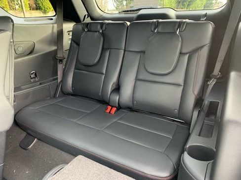 New 2026 Ford Explorer ST-Line w/ ST-Line Street Pack image 19