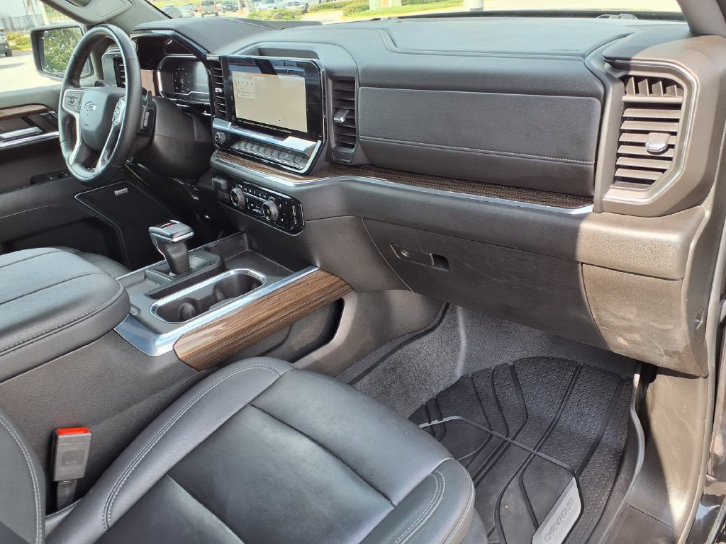 Used 2024 Chevrolet Silverado 1500 RST w/ Convenience Package II AWD/4WD image 12