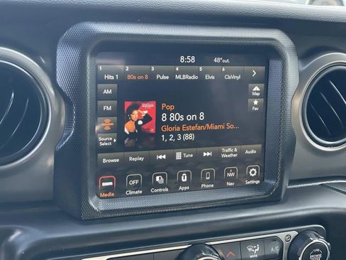 Used 2022 Jeep Gladiator Sport image 11