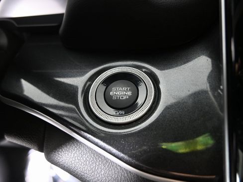 Used 2023 Jeep Grand Cherokee Altitude image 32