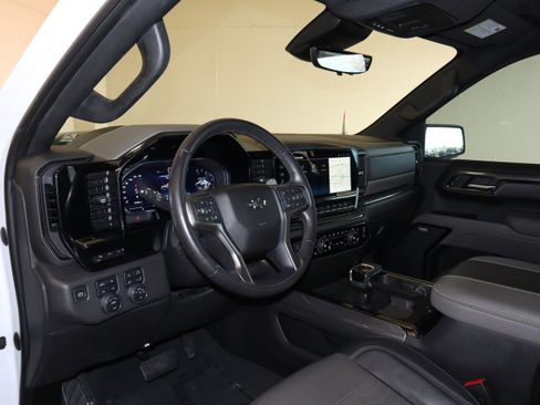 Used 2023 Chevrolet Silverado 1500 ZR2 w/ Technology Package image 23