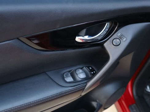 Used 2017 Nissan Rogue Sport SV image 11