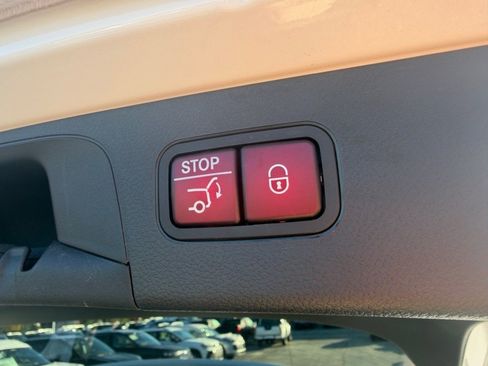 Used 2022 Mercedes-Benz GLC 300 4MATIC image 29