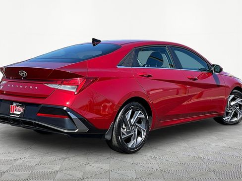 Used 2025 Hyundai Elantra SEL image 6