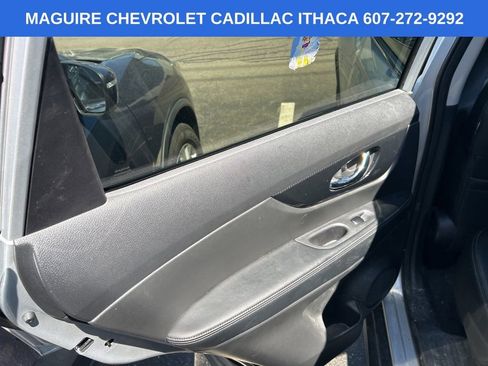 Used 2019 Nissan Rogue SL w/ Premium Package AWD/4WD image 7